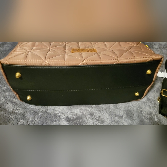 Wrangler Quilted handbag - Picture 4 of 9